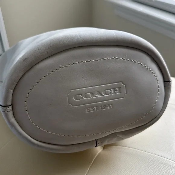 Coach White Sling /Shoulder Leather Bucket Bag - Picture 5 of 13